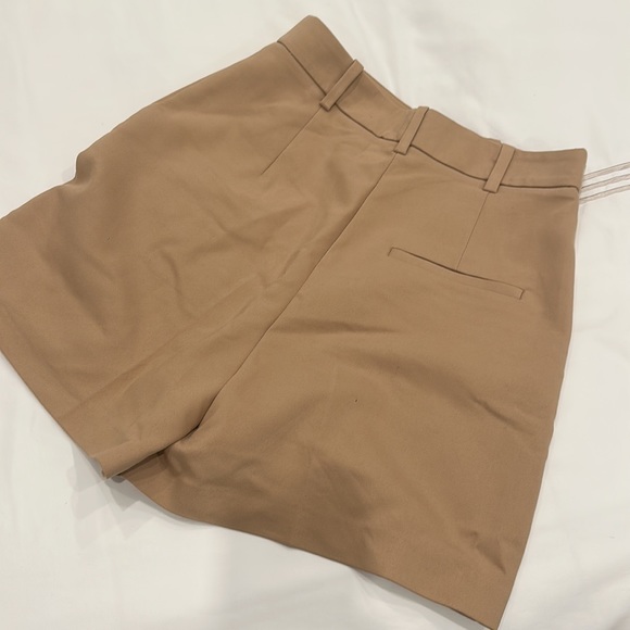 Zara Button Short - Picture 5 of 5